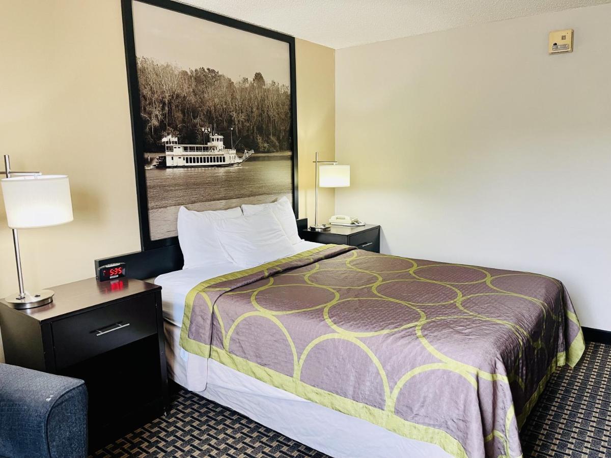 ซูเปอร์ 8 บาย วินด์แฮม เคลียร์เลค Hotel ภายนอก รูปภาพ