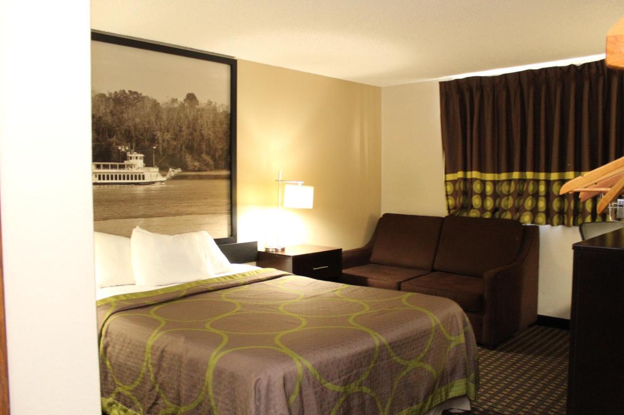 ซูเปอร์ 8 บาย วินด์แฮม เคลียร์เลค Hotel ภายนอก รูปภาพ
